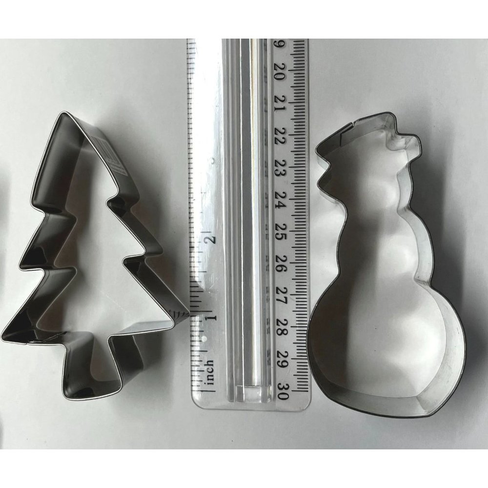 Vintage Christmas Cookie Cutters Lot of 8 Metal Star Bell Hat Snowman Bear Tree - Picture 2 of 13